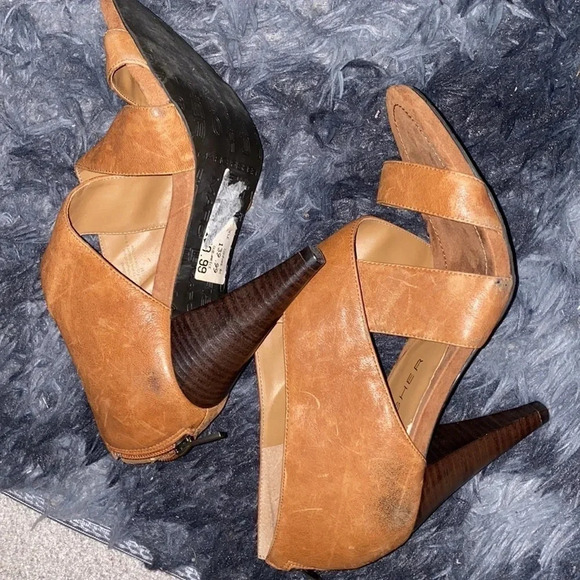 MARC FISHER Tan Leather Strappy sandals heels  Sz 9.5 - Picture 5 of 16